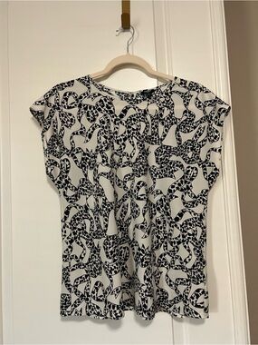 🖤🎀🤍Express Black & White Animal Print Coquette Bows Blouse🤍🎀🖤